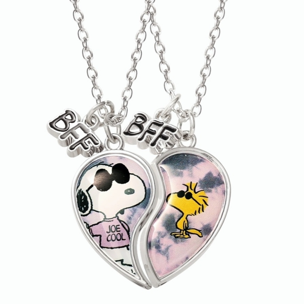 NWT Peanuts Girl's/ Tween/ Wom Silver-Tone Snoopy BFF Breakaway Pendants set of2